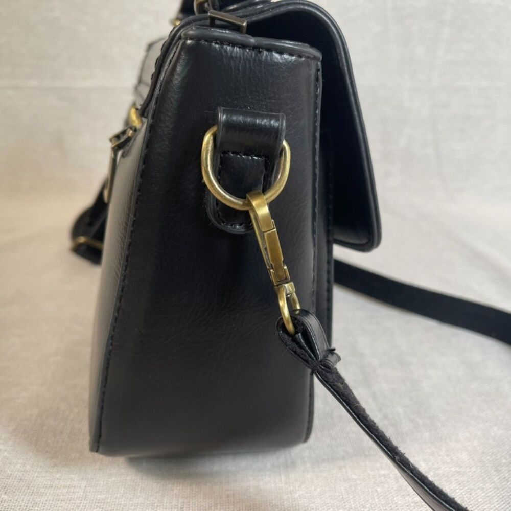 Vintage Inspired Black Vegan Leather Swing Lock Saddlebag Crossbody Purse - Picture 4 of 12